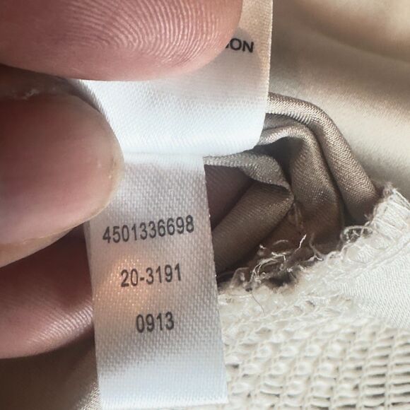 White House Black Market Beige Embellished Long Sleeve Keyhole silk Blouse Sz 6 - Picture 12 of 12